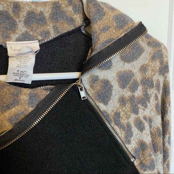 Cheetah print and black zip sweater size M - Picture 3 of 5